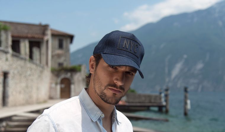 Navy curved brim cap Navy curved brim cap