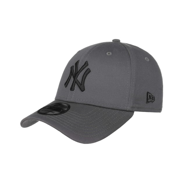 39Thirty Essential Yankees Cap by New Era