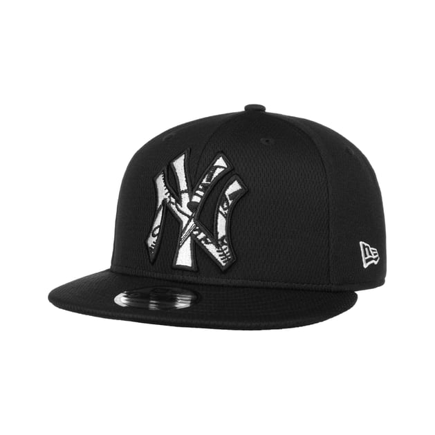 9Fifty Batting Practice BW Yankees Cap by New Era --> Shop Hats