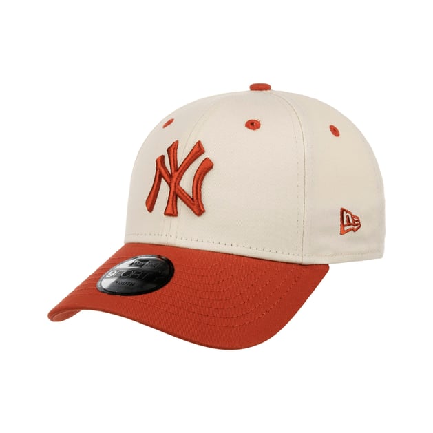 9Forty Contrast Kids Yankees Cap by New Era --> Shop Hats