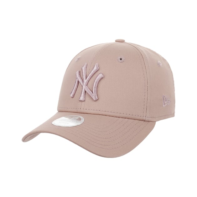 9Forty Female Essential Yankees Cap by New Era