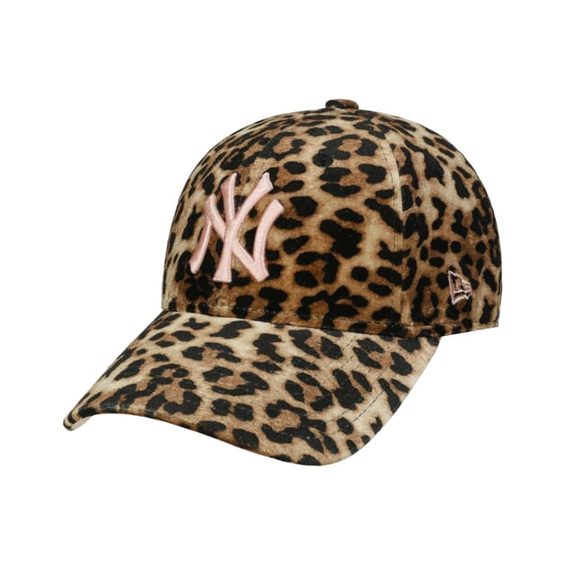 9Forty WMNS Leo Velour Yankees Cap by New Era