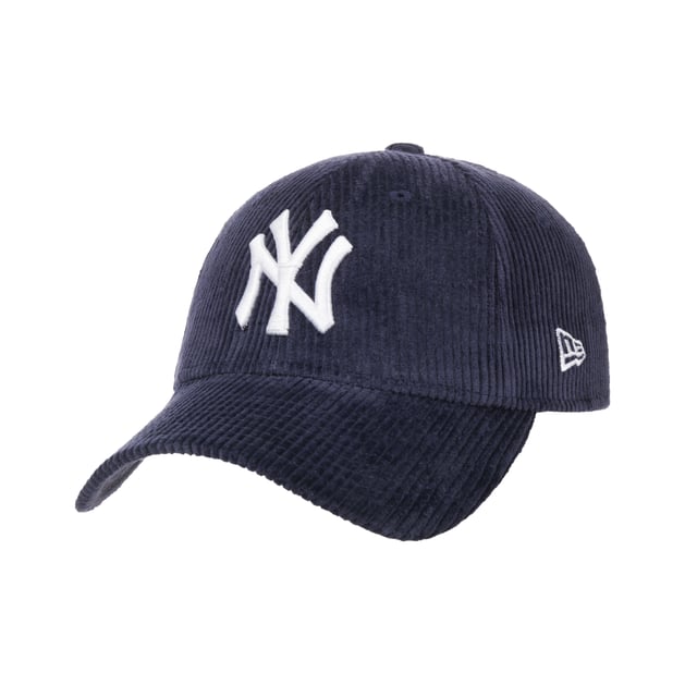 9Forty Women�s NY Yankees Corduroy Cap by New Era